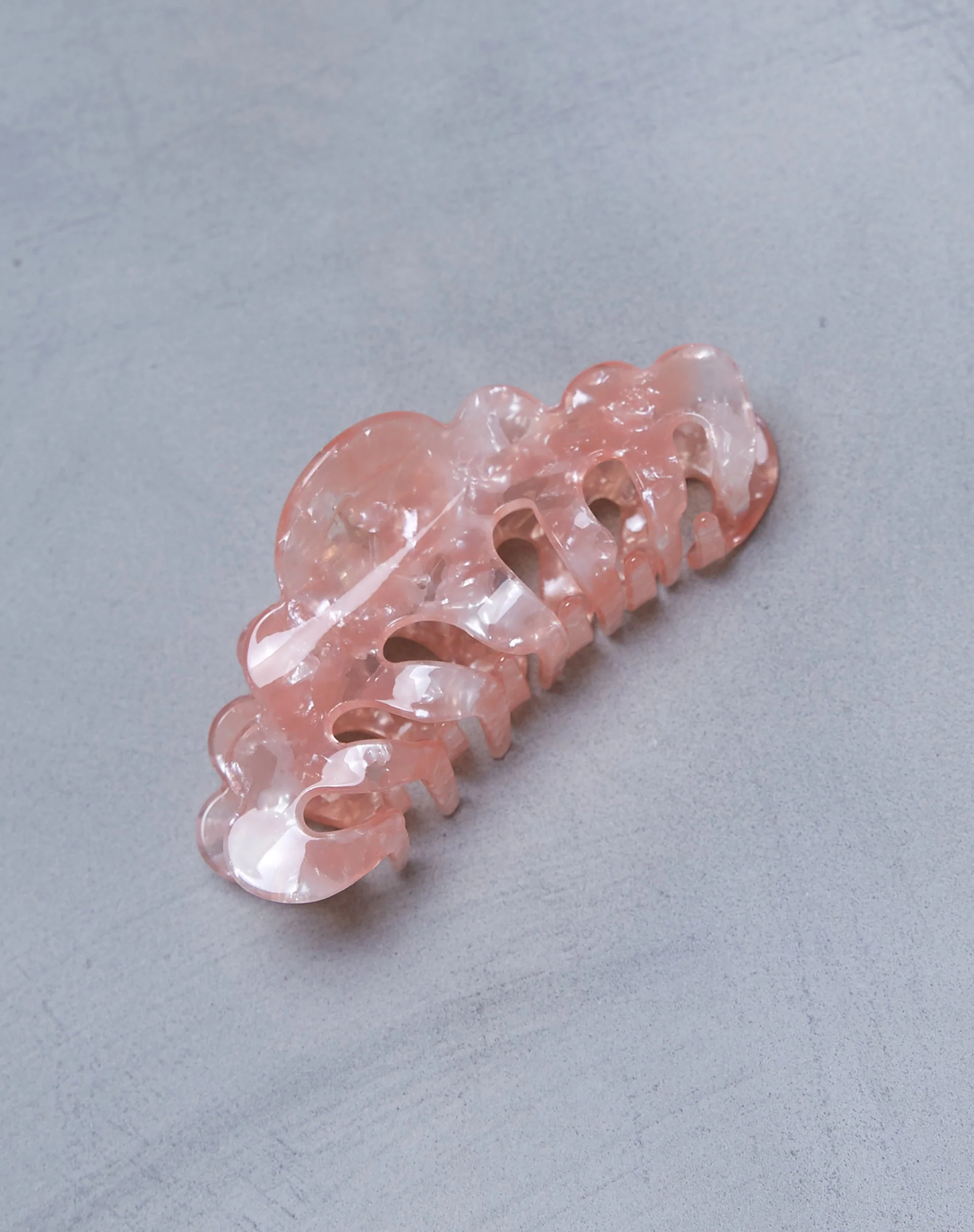 Valvia Hair Claw in Pink Pearl - Image 3