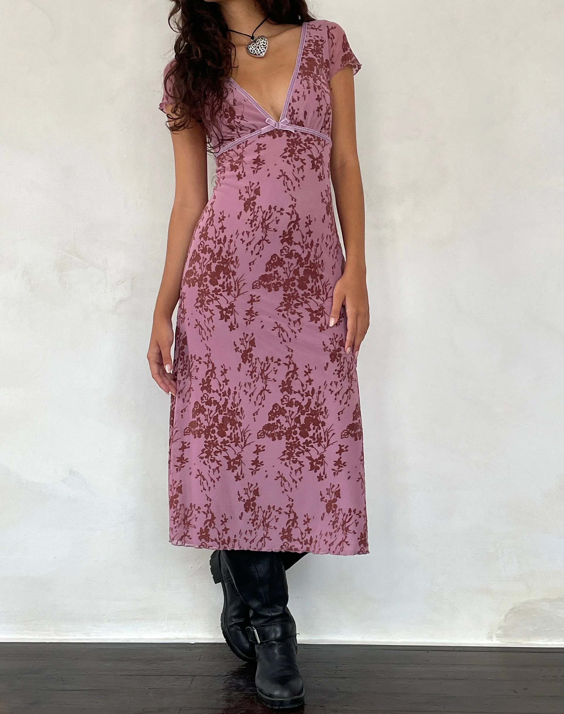 Vilinia Midi Dress in Abstract Botanic Mauve - Image 3