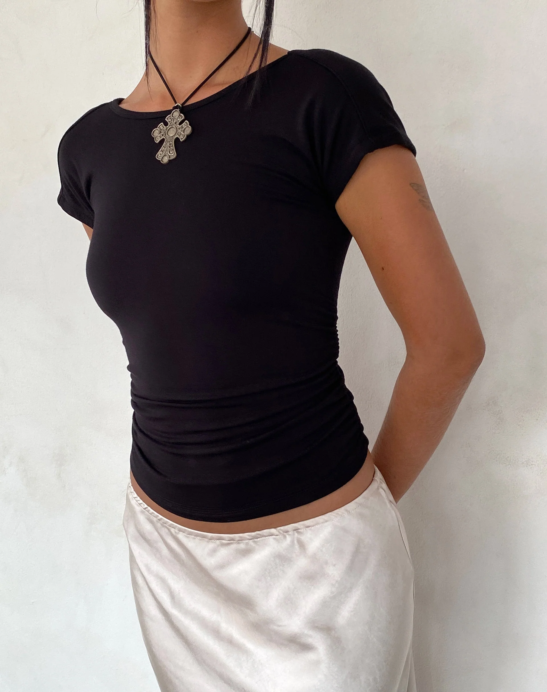 Xareni Ruched Backless Top in Black - Image 5