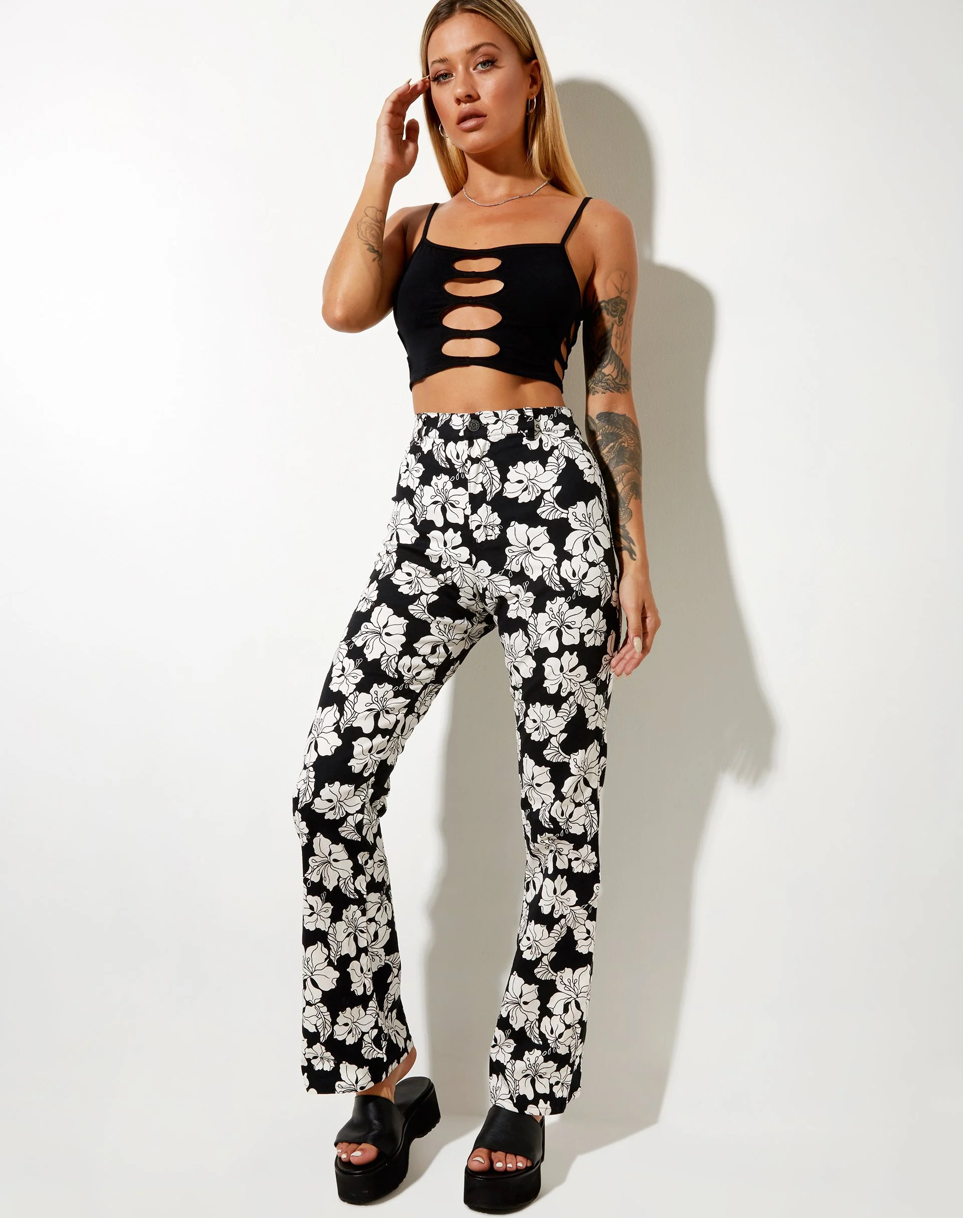 Zoven Trouser in Vacation Black White - Image 2